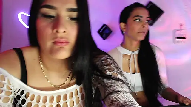 Snapshot of agatha_lovee chatting on March 8, 2025, 5:33 pm agatha lovee online show from March 8, 2025, 5:33 pm