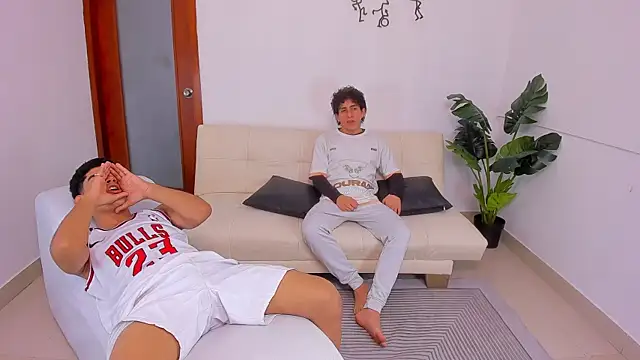 Crazy nigth01 online show from December 21, 2025, 2:13 am