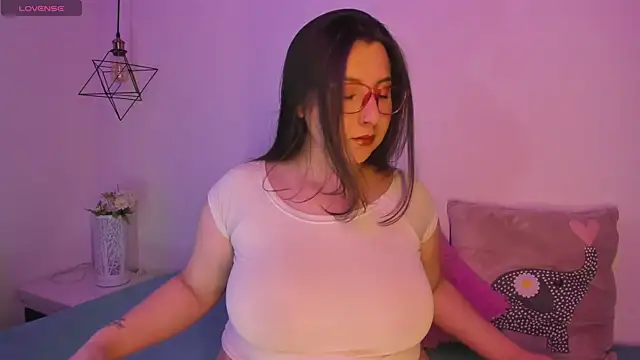 Roxxanne Bail online show from January 10, 2025, 3:07 am