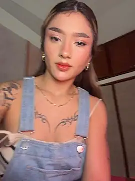 Snapshot of Arianavillada chatting on January 9, 2026, 11:22 pm Arianavillada online show from January 9, 2026, 11:22 pm