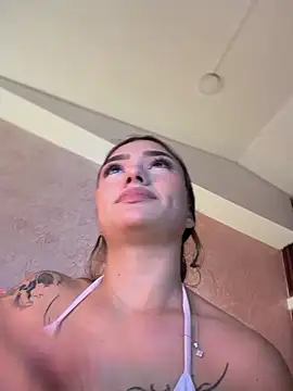 Arianavillada online show from June 10, 2026, 4:03 am