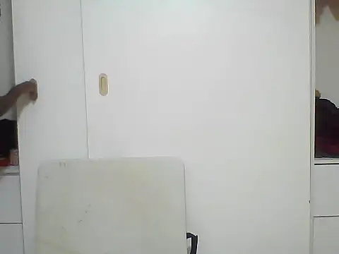 kiki788 online show from November 25, 2025, 8:25 am