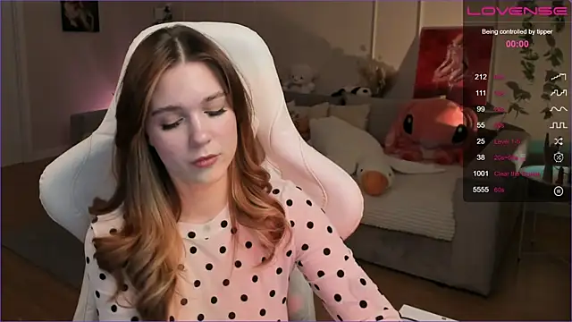 Frau Lina online show from December 3, 2025, 3:22 pm