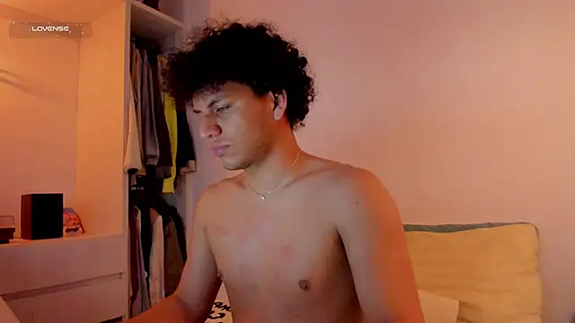 Curlblue online show from December 4, 2025, 5:39 am