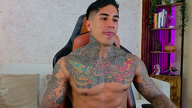 AdanReilly online show from December 18, 2025, 10:46 pm