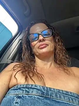 CioniWeiss online show from April 15, 2026, 8:53 pm