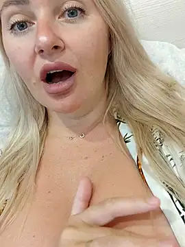 Snapshot of LadyLolyPop_ chatting on July 11, 2026, 3:51 am LadyLolyPop online show from July 11, 2026, 3:51 am