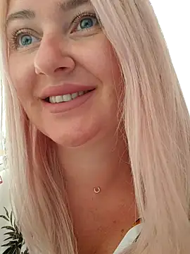 Snapshot of LadyLolyPop_ chatting on July 1, 2026, 1:06 am LadyLolyPop online show from July 1, 2026, 1:06 am