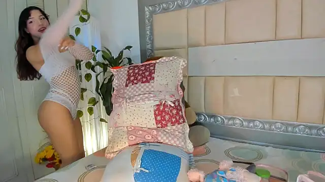 GingerDollx online show from December 5, 2025, 9:01 pm