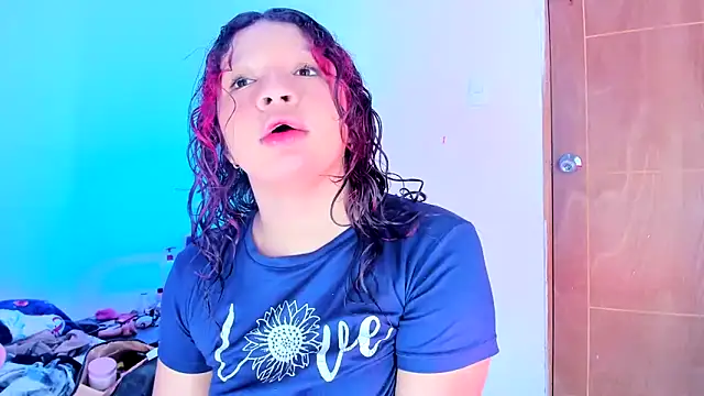 Emily Coper18 online show from May 10, 2026, 2:08 pm