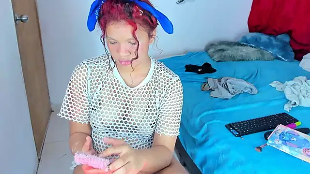 Emily Coper18 online show from October 4, 2025, 1:18 am