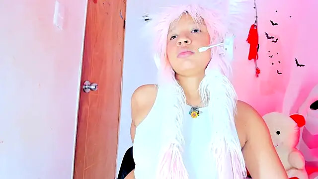 Emily Coper18 online show from February 2, 2026, 5:56 pm