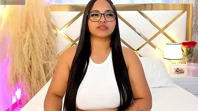 EmmaWeest online show from October 8, 2025, 10:21 pm