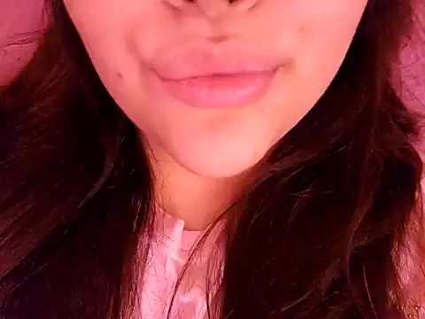 Snapshot of Blanquitaaa chatting on December 4, 2024, 6:00 pm Blanquitaaa online show from December 4, 2024, 6:00 pm