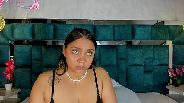 Abril Gomez06 online show from May 14, 2026, 7:33 pm