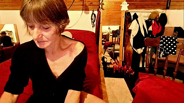 Hot Colettte online show from November 10, 2025, 8:47 pm