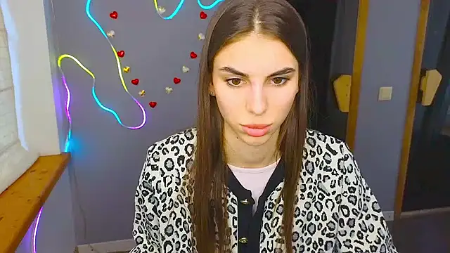 EmmyGreans online show from February 25, 2025, 12:38 pm