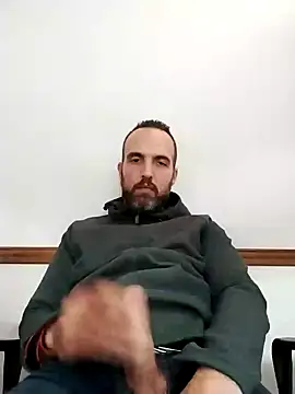 Snapshot of leon3875 chatting on December 2, 2024, 3:20 pm leon3875 online show from December 2, 2024, 3:20 pm