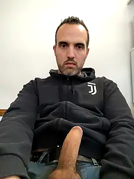 Snapshot of leon3875 chatting on October 15, 2025, 3:31 pm leon3875 online show from October 15, 2025, 3:31 pm