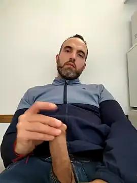 Snapshot of leon3875 chatting on September 24, 2025, 3:29 pm leon3875 online show from September 24, 2025, 3:29 pm