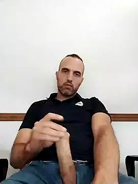 Snapshot of leon3875 chatting on January 7, 2025, 3:02 pm leon3875 online show from January 7, 2025, 3:02 pm