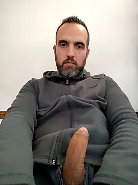 Snapshot of leon3875 chatting on October 3, 2025, 3:46 pm leon3875 online show from October 3, 2025, 3:46 pm