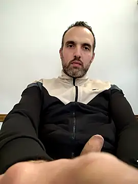 Snapshot of leon3875 chatting on October 23, 2025, 3:32 pm leon3875 online show from October 23, 2025, 3:32 pm