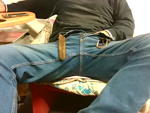 Giulio35 Pika online show from October 28, 2025, 4:17 pm