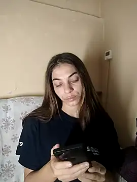 Snapshot of AntoniaHottie chatting on October 8, 2025, 6:37 am AntoniaHottie online show from October 8, 2025, 6:37 am