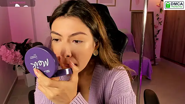 Lilabril online show from January 13, 2026, 2:32 pm