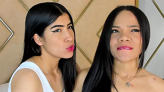 siara and zoe online show from August 4, 2026, 11:42 pm