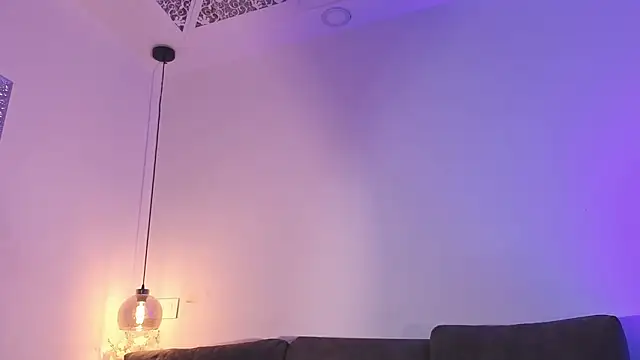 Isabella francoo online show from March 5, 2026, 11:51 am