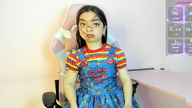 CharlotteMuller online show from October 31, 2025, 5:53 pm