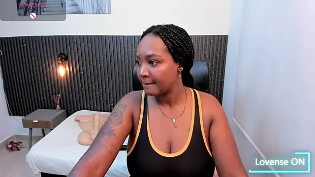 chanel brunette online show from January 5, 2026, 6:44 pm