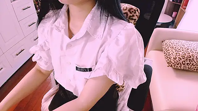 Snapshot of Lee_Mi chatting on March 17, 2026, 2:31 pm Lee Mi online show from March 17, 2026, 2:31 pm