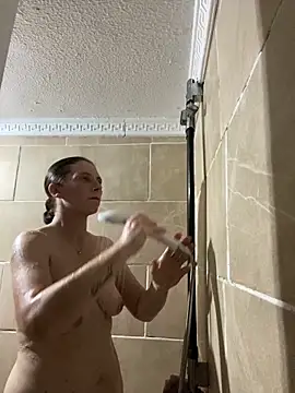 Snapshot of WreckedCrop chatting on January 9, 2025, 12:52 pm WreckedCrop online show from January 9, 2025, 12:52 pm