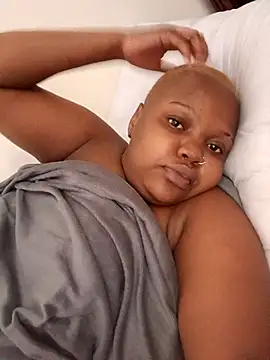 queennapal online show from February 15, 2026, 6:36 am