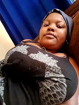 queennapal online show from February 21, 2026, 9:55 am