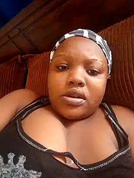 queennapal online show from April 12, 2026, 8:39 am