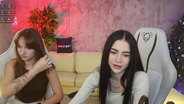 Snapshot of Tina_Breeze chatting on December 7, 2024, 11:34 am Tina Breeze online show from December 7, 2024, 11:34 am