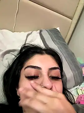 Snapshot of ThickerThanYoBitch chatting on October 8, 2025, 3:08 am ThickerThanYoBitch online show from October 8, 2025, 3:08 am