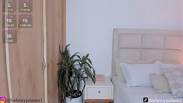 Kimberlylenox  online show from November 7, 2025, 9:19 pm