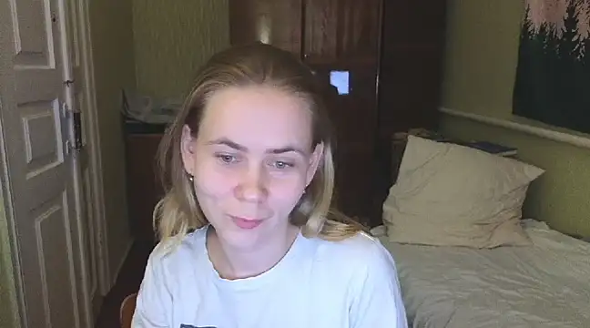 Riley Roo online show from February 26, 2025, 8:15 pm