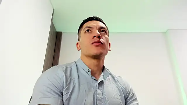 Snapshot of aquiles_51 chatting on May 27, 2026, 6:15 pm aquiles 51 online show from May 27, 2026, 6:15 pm