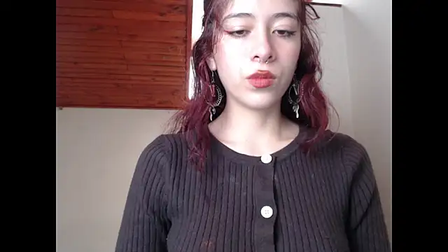 SuzzyyM online show from February 26, 2025, 2:49 pm