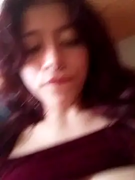 SuzzyyM online show from February 23, 2025, 7:17 pm