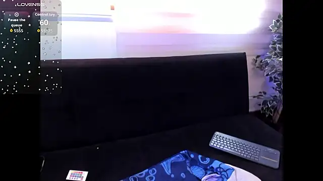 SuzzyyM online show from March 14, 2026, 7:42 pm