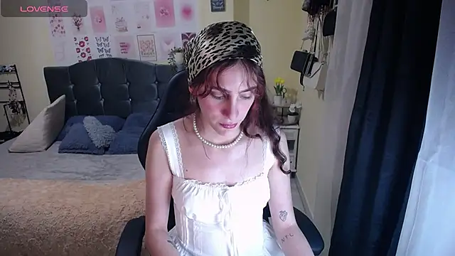 IsaBaileys  online show from March 28, 2026, 1:17 am