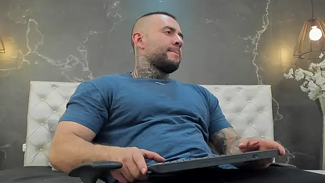 Snapshot of BruceDallas chatting on March 15, 2025, 2:35 am BruceDallas online show from March 15, 2025, 2:35 am