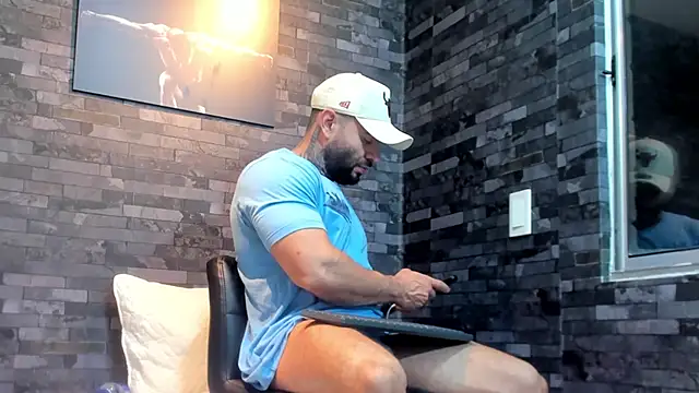 BruceDallas online show from March 25, 2026, 2:44 am